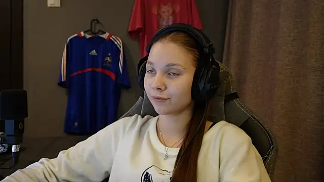 Softixq online show from November 18, 2025, 3:37 pm