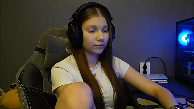 Softixq online show from December 2, 2025, 2:30 pm