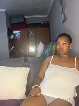 Snapshot of SweetCandy84 chatting on November 9, 2025, 5:50 pm SweetCandy84 online show from November 9, 2025, 5:50 pm