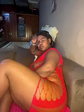 Snapshot of SweetCandy84 chatting on November 16, 2025, 9:41 pm SweetCandy84 online show from November 16, 2025, 9:41 pm