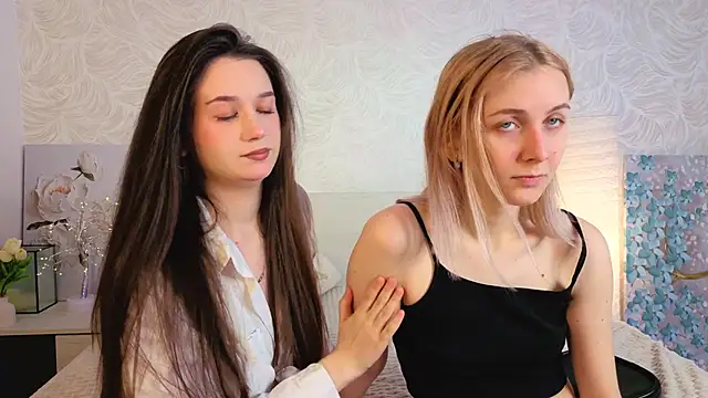 Snapshot of betweenUse chatting on December 5, 2025, 4:00 am betweenUse online show from December 5, 2025, 4:00 am