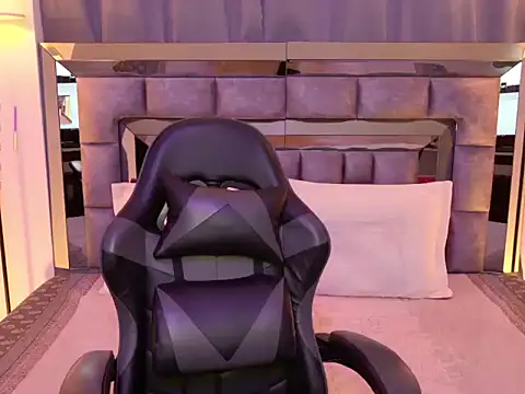 Bella Clark2 online show from January 14, 2026, 1:59 pm