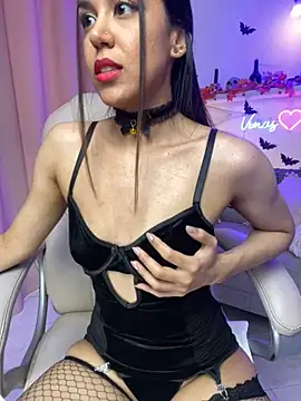 VenusIsLove  online show from October 19, 2025, 7:05 pm