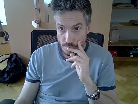 Snapshot of delayclose__ chatting on May 14, 2026, 3:53 pm delayclose online show from May 14, 2026, 3:53 pm