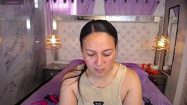 Snapshot of Melissa-roberts chatting on December 3, 2025, 5:34 pm Melissa-roberts online show from December 3, 2025, 5:34 pm