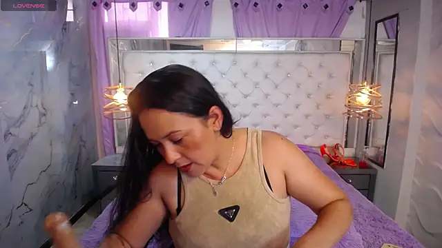 Snapshot of Melissa-roberts chatting on November 12, 2025, 7:18 pm Melissa-roberts online show from November 12, 2025, 7:18 pm