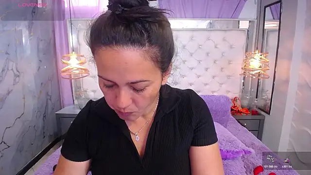 Snapshot of Melissa-roberts chatting on November 8, 2025, 4:32 pm Melissa-roberts online show from November 8, 2025, 4:32 pm