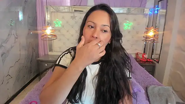 Snapshot of Melissa-roberts chatting on December 16, 2025, 3:38 pm Melissa-roberts online show from December 16, 2025, 3:38 pm