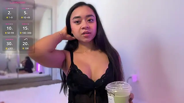 mimibabyxxx online show from November 3, 2025, 6:11 pm