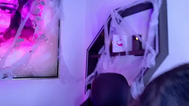 Snapshot of loana_vegas chatting on October 30, 2025, 4:04 pm loana vegas online show from October 30, 2025, 4:04 pm