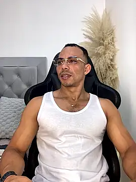 Snapshot of jony_Oconnor chatting on January 10, 2026, 12:22 pm jony Oconnor online show from January 10, 2026, 12:22 pm