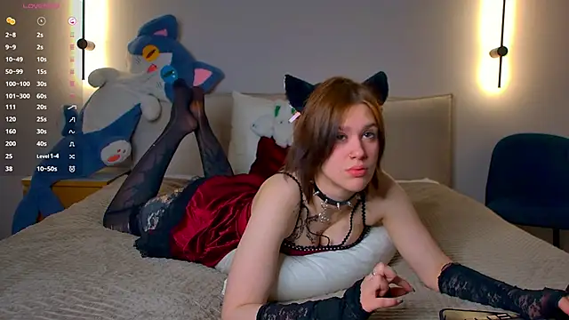 Snapshot of LoraPuffs chatting on May 10, 2026, 2:30 pm LoraPuffs online show from May 10, 2026, 2:30 pm