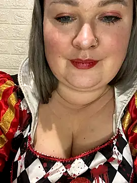 VandaNoira online show from October 31, 2025, 6:37 pm