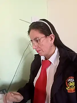 Snapshot of Valentina--1 chatting on November 13, 2025, 11:58 am Valentina--1 online show from November 13, 2025, 11:58 am