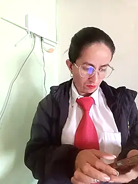 Snapshot of Valentina--1 chatting on November 3, 2025, 12:42 pm Valentina--1 online show from November 3, 2025, 12:42 pm