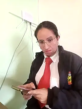 Snapshot of Valentina--1 chatting on November 18, 2025, 12:52 pm Valentina--1 online show from November 18, 2025, 12:52 pm