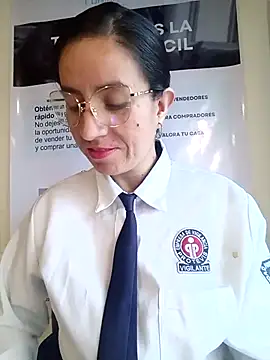 Snapshot of Valentina--1 chatting on November 28, 2025, 12:05 pm Valentina--1 online show from November 28, 2025, 12:05 pm