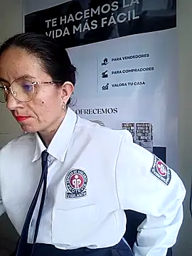 Snapshot of Valentina--1 chatting on December 17, 2025, 12:10 pm Valentina--1 online show from December 17, 2025, 12:10 pm