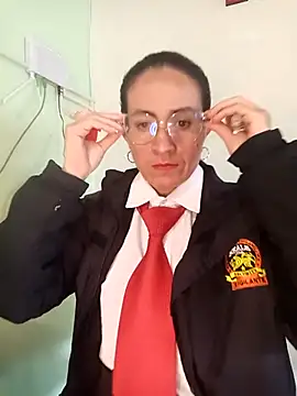 Snapshot of Valentina--1 chatting on October 31, 2025, 12:02 pm Valentina--1 online show from October 31, 2025, 12:02 pm