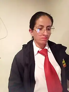 Snapshot of Valentina--1 chatting on November 26, 2025, 2:11 am Valentina--1 online show from November 26, 2025, 2:11 am