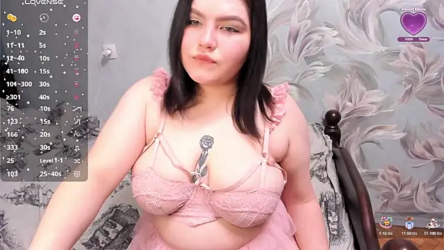 Snapshot of sarah_luv chatting on February 27, 2026, 9:03 pm sarah luv online show from February 27, 2026, 9:03 pm