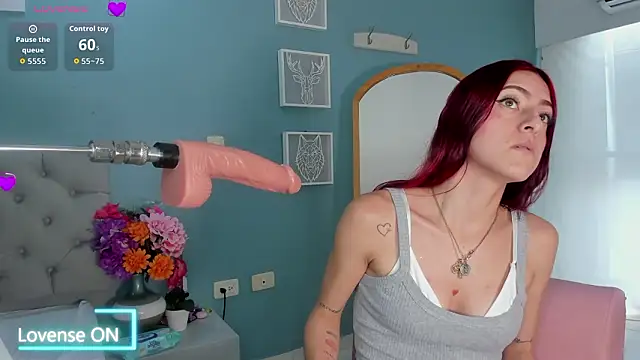 Snapshot of Luna_Raay chatting on February 27, 2026, 6:08 pm Luna Raay online show from February 27, 2026, 6:08 pm