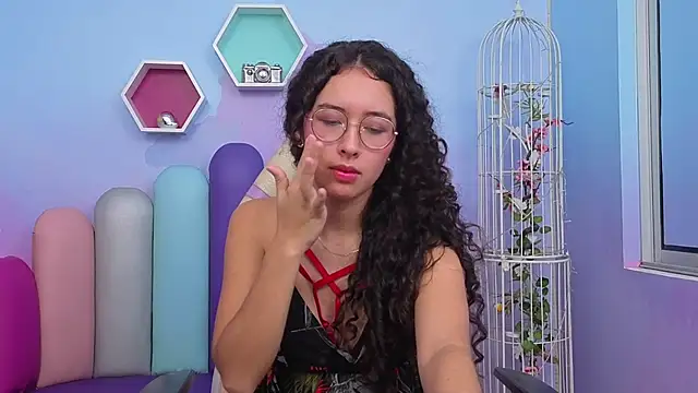 Snapshot of Sasha-Monroe chatting on December 1, 2025, 4:02 am Sasha-Monroe online show from December 1, 2025, 4:02 am