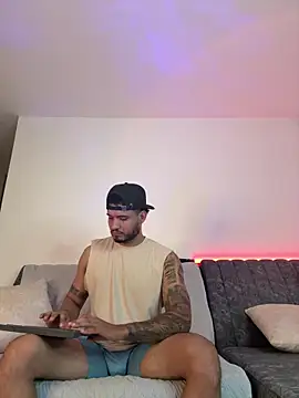 Snapshot of AUSTINN_TORRES chatting on March 10, 2026, 12:58 am AUSTINN TORRES online show from March 10, 2026, 12:58 am