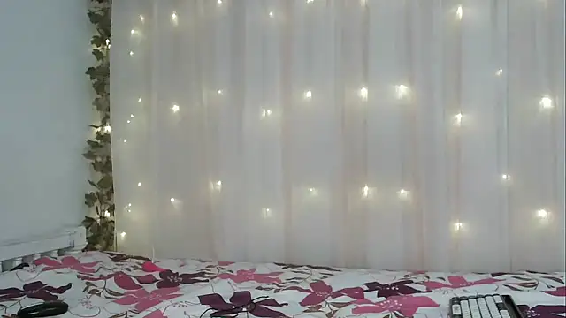 Snapshot of angelicahotparis18 chatting on November 13, 2025, 7:40 pm angelicahotparis18 online show from November 13, 2025, 7:40 pm