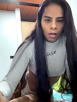 Snapshot of NikolRose chatting on November 16, 2025, 12:59 am NikolRose online show from November 16, 2025, 12:59 am