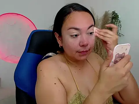 Snapshot of Yadis_hot chatting on November 26, 2025, 6:41 pm Yadis hot online show from November 26, 2025, 6:41 pm