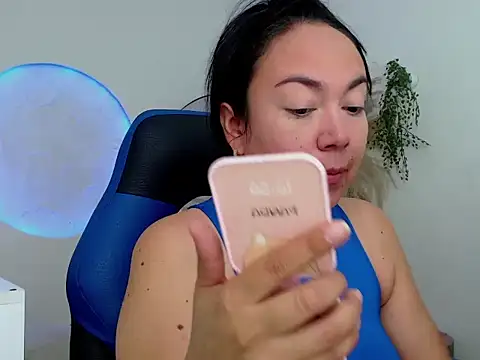 Snapshot of Yadis_hot chatting on November 28, 2025, 8:42 pm Yadis hot online show from November 28, 2025, 8:42 pm