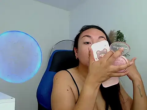 Snapshot of Yadis_hot chatting on November 27, 2025, 9:04 pm Yadis hot online show from November 27, 2025, 9:04 pm