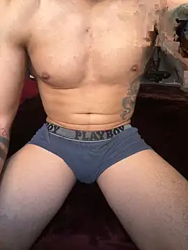 AlejandroRMC online show from October 28, 2025, 10:52 pm