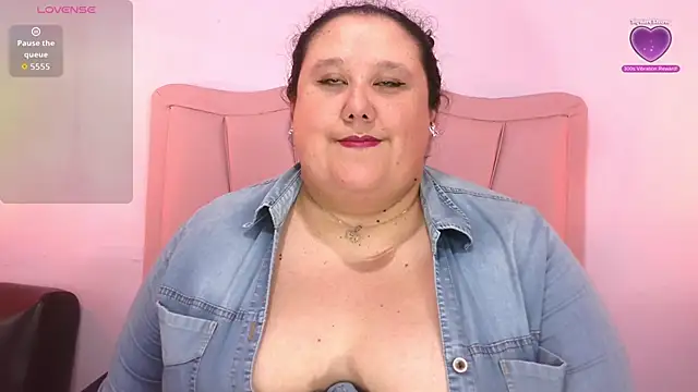 Snapshot of marianabbw30 chatting on November 1, 2025, 2:07 am marianabbw30 online show from November 1, 2025, 2:07 am