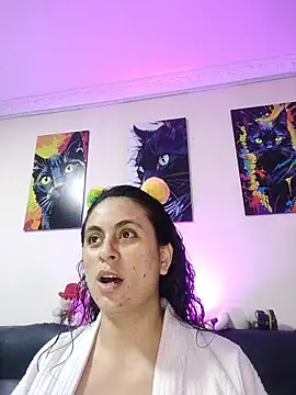 Snapshot of Caroline_Jons chatting on December 16, 2025, 11:58 am Caroline Jons online show from December 16, 2025, 11:58 am