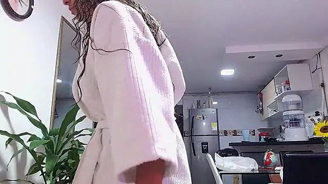 Snapshot of Caroline_Jons chatting on December 18, 2025, 7:18 pm Caroline Jons online show from December 18, 2025, 7:18 pm