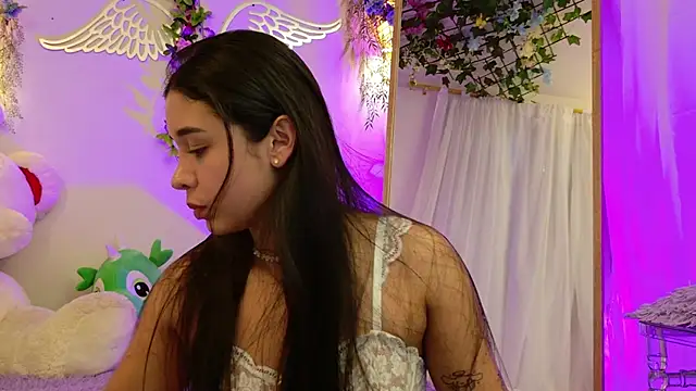 Snapshot of ISA_NIXON chatting on February 17, 2026, 11:02 pm ISA NIXON online show from February 17, 2026, 11:02 pm