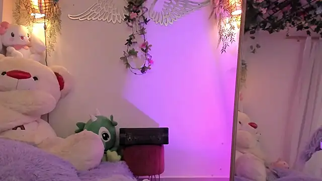 Snapshot of ISA_NIXON chatting on February 10, 2026, 1:37 am ISA NIXON online show from February 10, 2026, 1:37 am