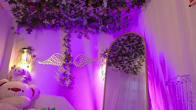 Snapshot of ISA_NIXON chatting on February 23, 2026, 10:54 pm ISA NIXON online show from February 23, 2026, 10:54 pm