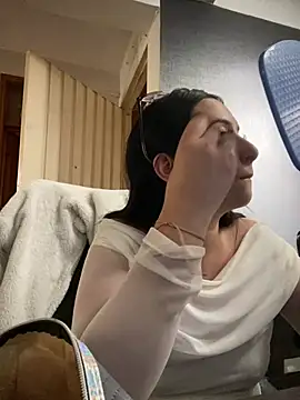 Kloe Novoa online show from February 16, 2026, 1:21 pm