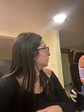 Kloe Novoa online show from April 14, 2026, 12:10 pm