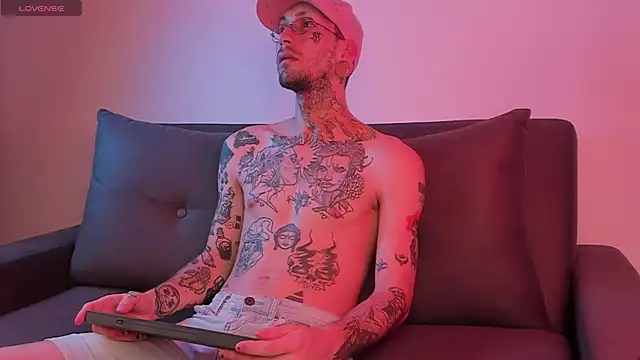 Snapshot of TokyoHatsumoto chatting on October 28, 2025, 1:21 pm TokyoHatsumoto online show from October 28, 2025, 1:21 pm