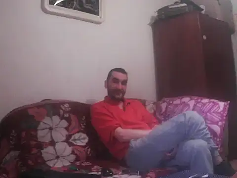 Snapshot of alin42xx chatting on November 8, 2025, 6:28 am alin42xx online show from November 8, 2025, 6:28 am