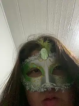 Snapshot of crazzyanne chatting on February 11, 2026, 4:23 am crazzyanne online show from February 11, 2026, 4:23 am