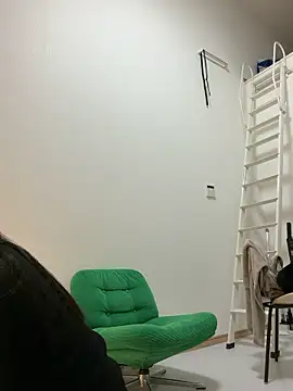 akimix xoxo online show from April 9, 2026, 4:35 pm