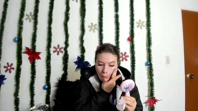 Snapshot of Vanessa_Martinz chatting on December 2, 2025, 12:18 pm Vanessa Martinz online show from December 2, 2025, 12:18 pm