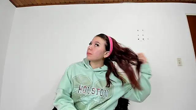 Snapshot of Vanessa_Martinz chatting on November 3, 2025, 11:58 am Vanessa Martinz online show from November 3, 2025, 11:58 am