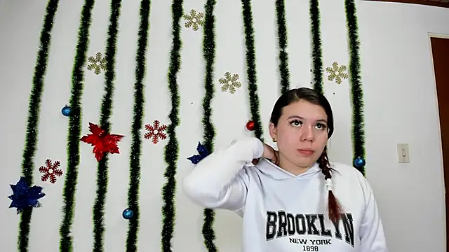 Snapshot of Vanessa_Martinz chatting on November 19, 2025, 12:05 pm Vanessa Martinz online show from November 19, 2025, 12:05 pm