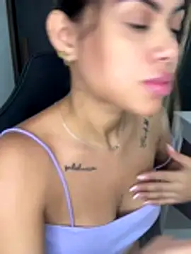 Alanna-foxx online show from November 3, 2025, 1:22 am